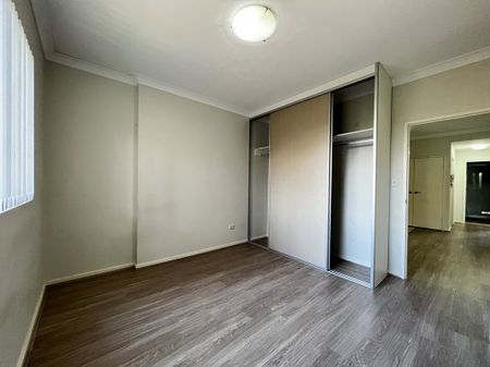 Modern Two Bedroom Apartment for Lease NOW!! - Photo 2