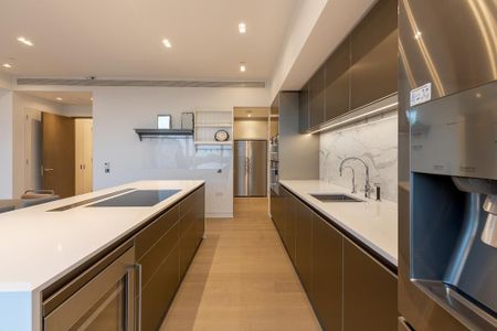 4 bedroom flat to rent - Photo 4