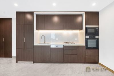 Luxury 2 Bedroom with Harbour Bridge View - Photo 1