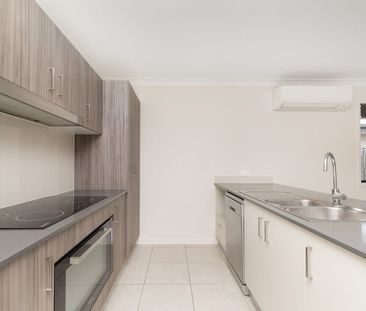 Modern Four Bedroom Family Home - Photo 5