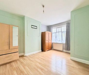 4 bedroom apartment to rent - Photo 6