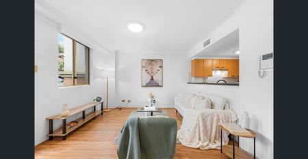 Sunny Apartment on the 1st Level - Photo 2