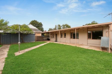 10 Frank Street, Para Hills SA 5096 - Photo 2