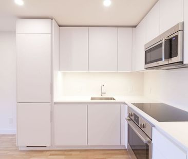 4505 Dupuis Avenue, Montréal, QC - Photo 1
