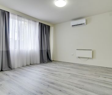 Ground-Floor Gem in the Heart of Dandenong - Photo 5