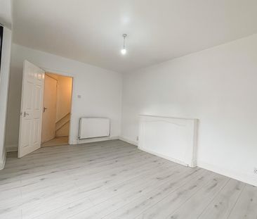 1 Bedroom Flat To Let - HP11 - Photo 1
