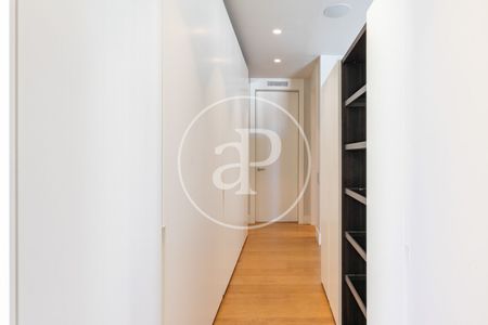 Penthouse for Rent on Carrer de València - Photo 4