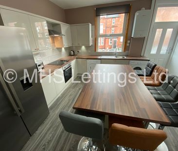 6 Bedroom Mid Terraced House for rent in Brudenell View - Photo 2