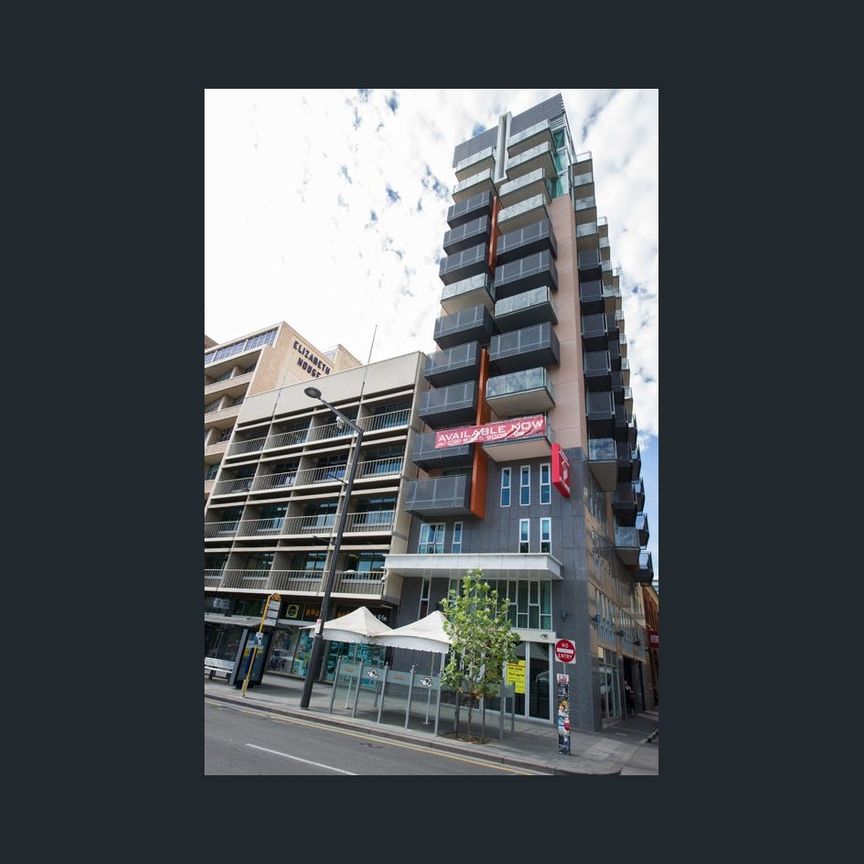 Fully Furnished Shared Accommodation available in Semester 1 2025! - Photo 1