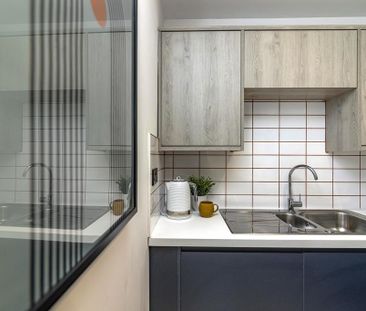 6 bedroom flat to rent - Photo 2