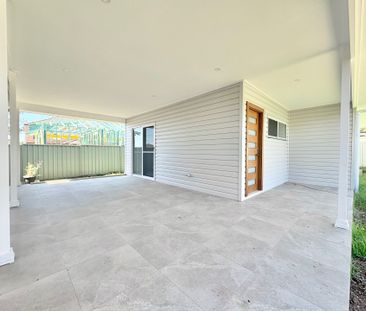 Brand New! - Photo 6