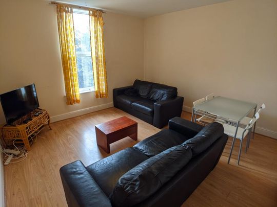 3 bedroom flat to rent - Photo 1
