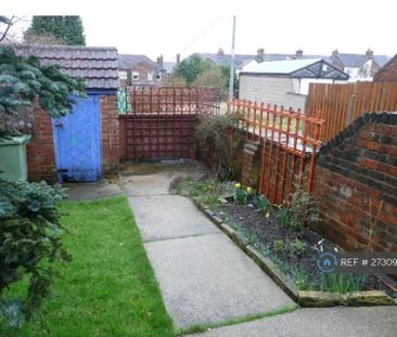 2 bedroom terraced house to rent - Photo 1