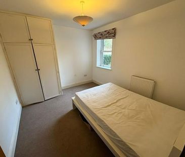 2 bedroom ground floor flat to rent - Photo 2