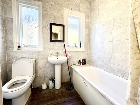 Chatham Road, Kingston Upon Thames, KT1 3AA - Photo 5