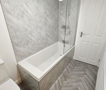 3 bed Terraced - To Let - Photo 2