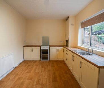 2 bedroom end of terrace house to rent - Photo 5