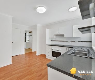 35 McPherson Road, Sinnamon Park QLD 4073 - House For Rent | Domain - Photo 5