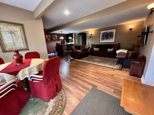 467 Evergreen Circle Southwest, Calgary - Photo 1