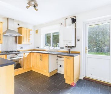 2 bedroom end of terrace house to rent - Photo 4
