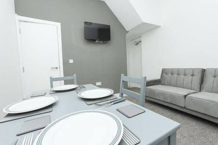 5 bedroom terraced house to rent - Photo 3