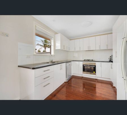 24 Flynn Crescent, Coolaroo, Vic 3048 - Photo 1