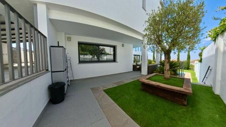 6 room luxury House for rent in Zubia, Andalusia - Photo 5