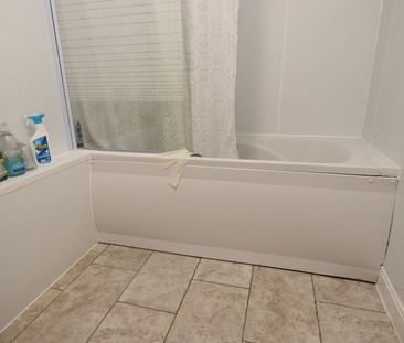 Room in a Shared Flat, Dethick Court, E3 - Photo 5