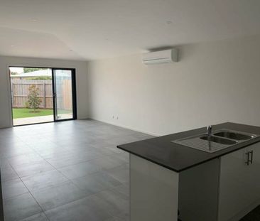Private and Secure 3 bedroom unit - Photo 2