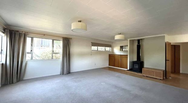 Sunny Three Bedroom + Rumpus/Office Home on Rutherford Street - Ready Soon! - Photo 1