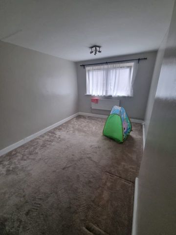 1 Bed Flat, Thornhill Gardens, IG11 - Photo 5