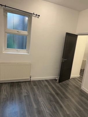 2 Bed Flat, Kimberley Road, E11 - Photo 1