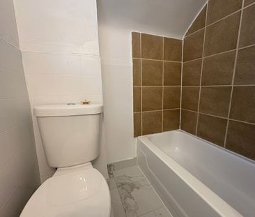 For Lease - 581 Paterson Street Unit# #2, Peterborough Central, Ont... - Photo 3