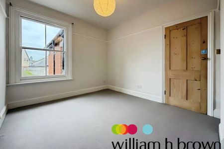 Beaconsfield Avenue - Photo 4