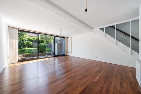 4 bedroom terraced house to rent - Photo 3