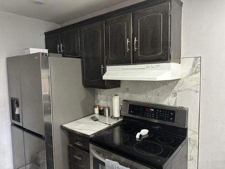 For Lease - 22 Shalom Crescent Unit# Main Floor, Toronto, Ontario - Photo 5