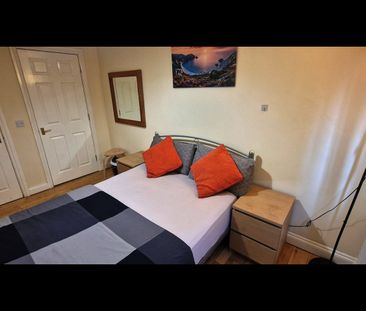2 Bed Flat, Stapleton Road, BS5 - Photo 6