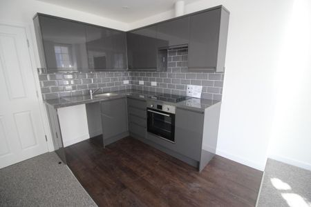 2 bedroom flat to rent - Photo 4