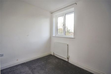 4 bedroom detached house to rent - Photo 2
