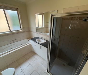 2/1 Ashburn Grove, Ashburton VIC 3147 - Townhouse For Rent | Domain - Photo 3