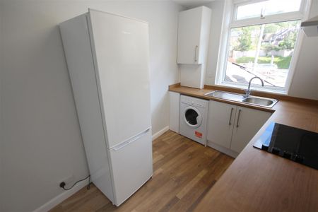 2 Bedroom Flat/Apartment To Let - Photo 4