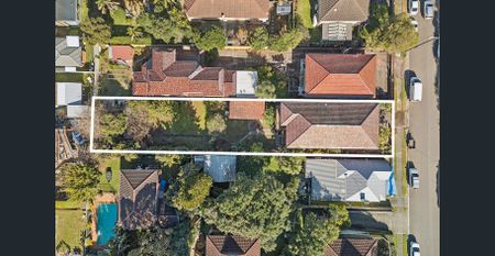 Renovated family home with large north facing rear + grassed yard - Photo 5