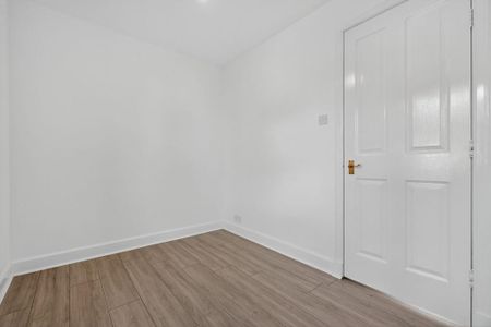 2 bedroom semi-detached house to rent - Photo 3