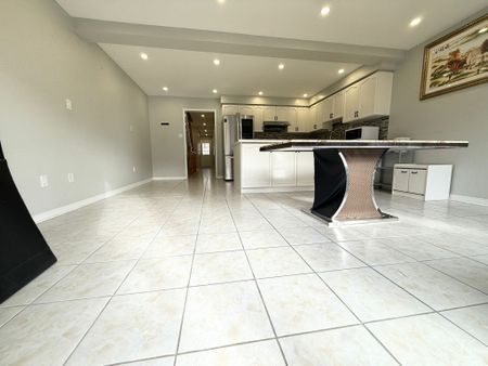 For Lease - 92 Guinevere Road, Markham, Ontario - Photo 3