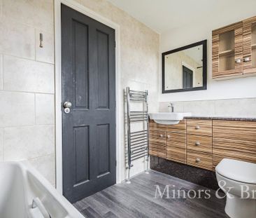 3 bedroom detached house to rent - Photo 5