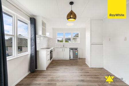 Stylish Family Home in a Quiet Glendene Street - Photo 3
