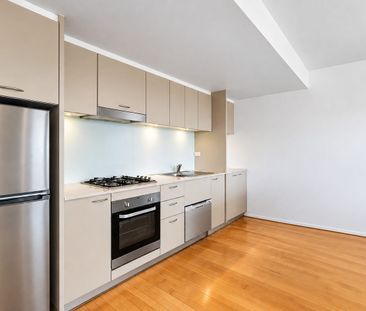 Stylish Inner City Apartment with CBD Views & Sunny Balcony - Photo 3