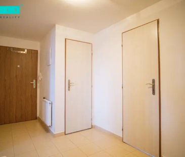 Pronájem cihlového bytu o dispozici 2+1, ul. Náměstí Osvobození v o... - Фото 3