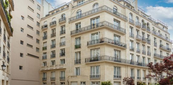 location Appartement T7 DE 309.7m² À PARIS - Photo 2