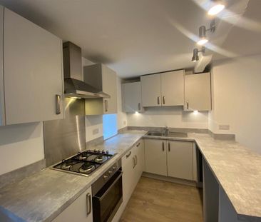 2 bedroom terraced house to rent - Photo 4